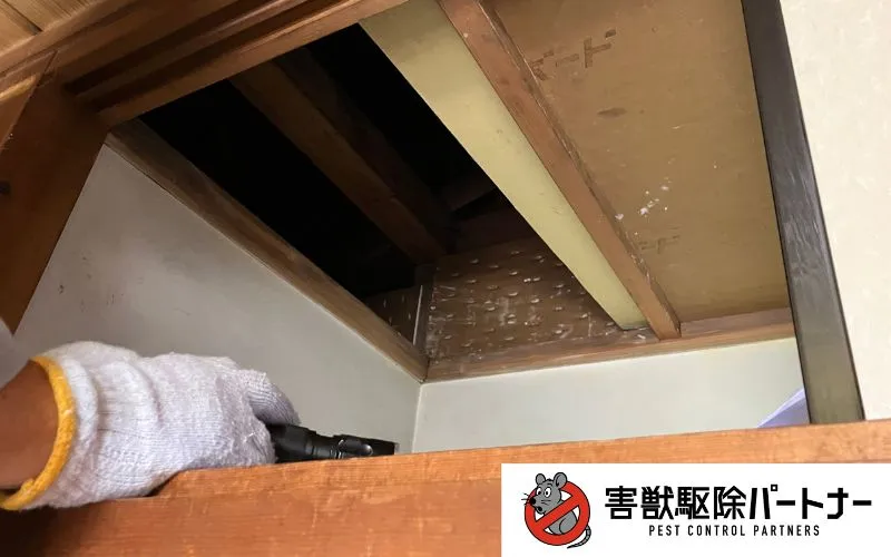 和室押入れ上の開口部